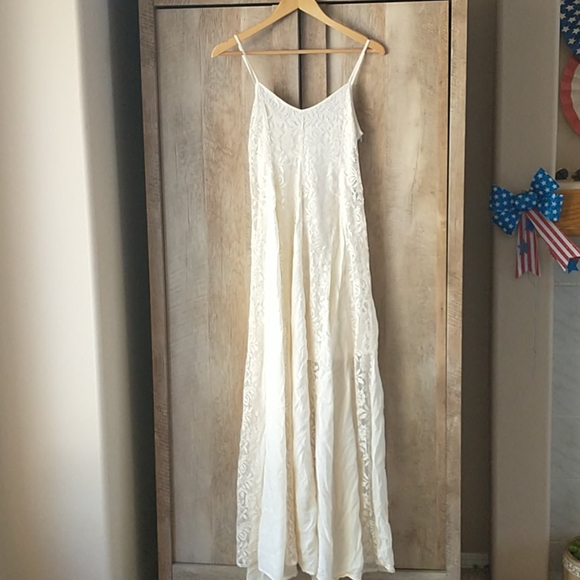 Small Entro Lace Maxi Dress Slip Underneath - Picture 4 of 5